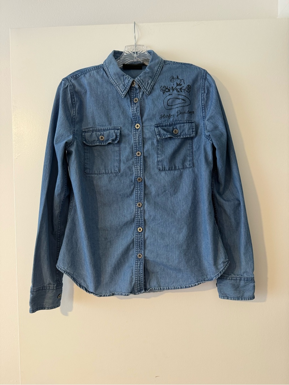 Harley-Davidson Women’s Blue Denim Button Down Shirt Embroidered NWOT Small